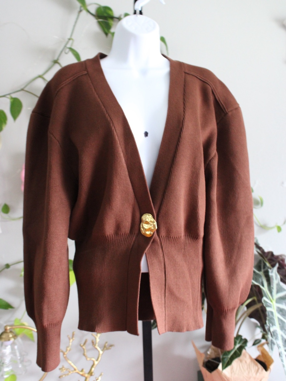 Urban Revivo Dark Brown Sculpted Waist Gold Button Cardigan US 10 XL NWT - Picture 3 of 9